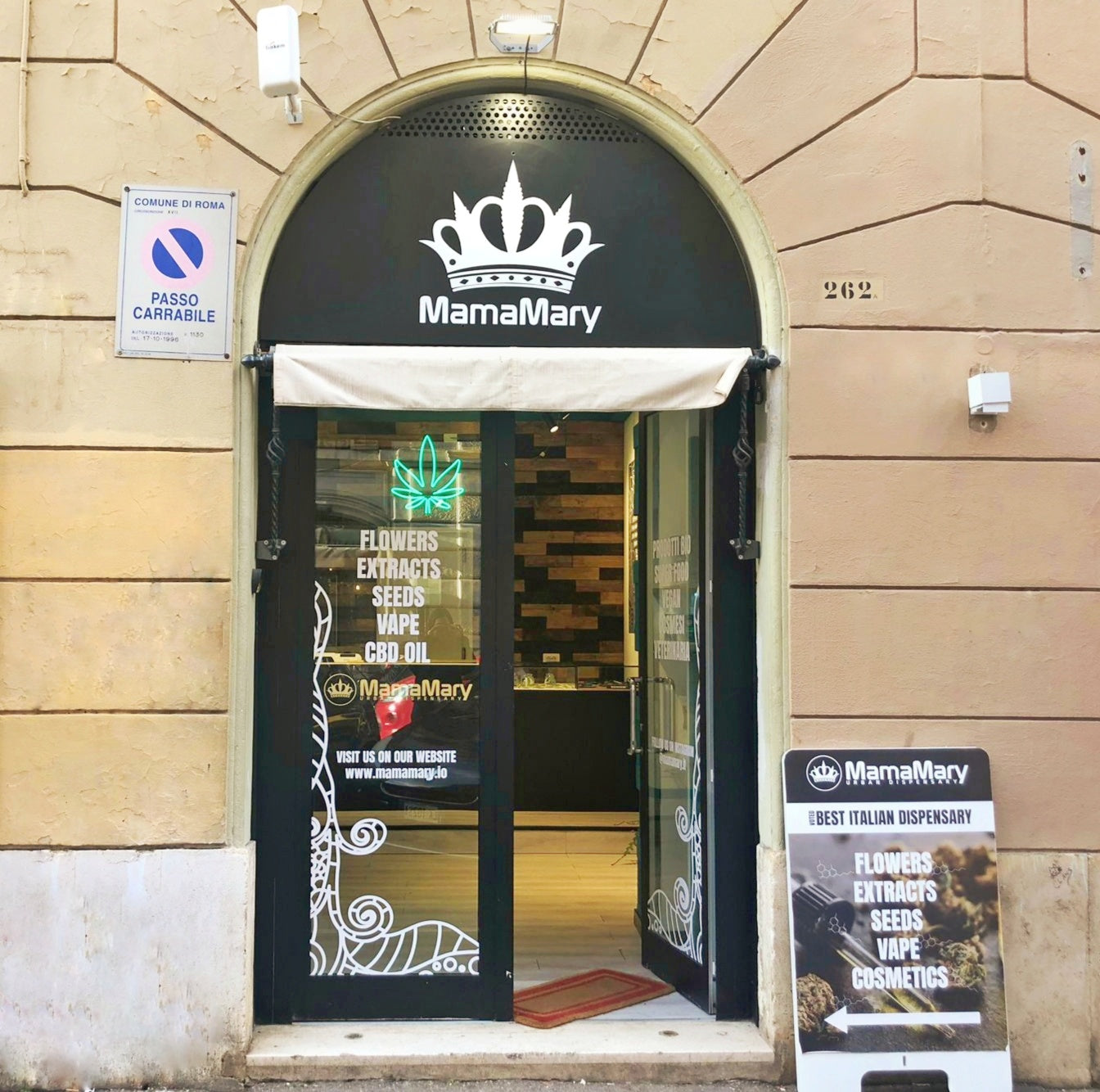 MamaMary Prati Store Front