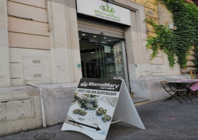 vetrina di un negozio MamaMary a roma